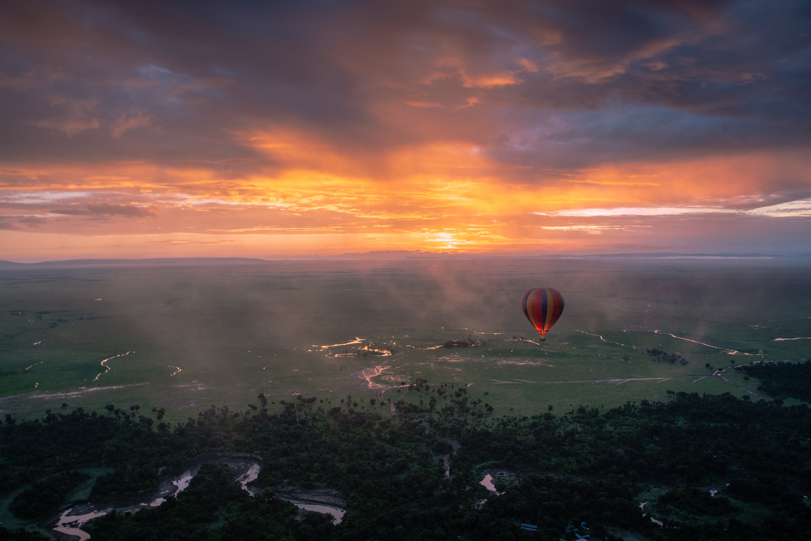 Ballon über dem Mara River