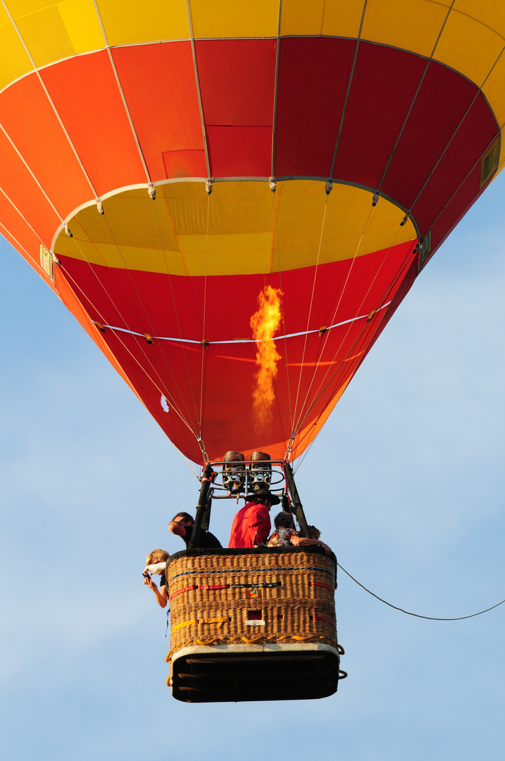 " Ballon " über den Dächern von Hinsbeck 2