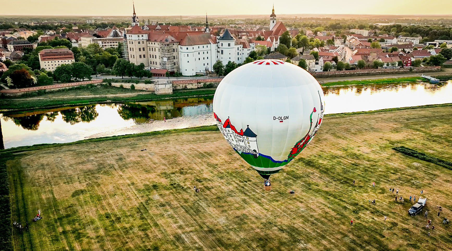 Ballon vor Schloss Hartenfels/ Torgau