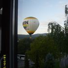 Ballon vorm Fenster