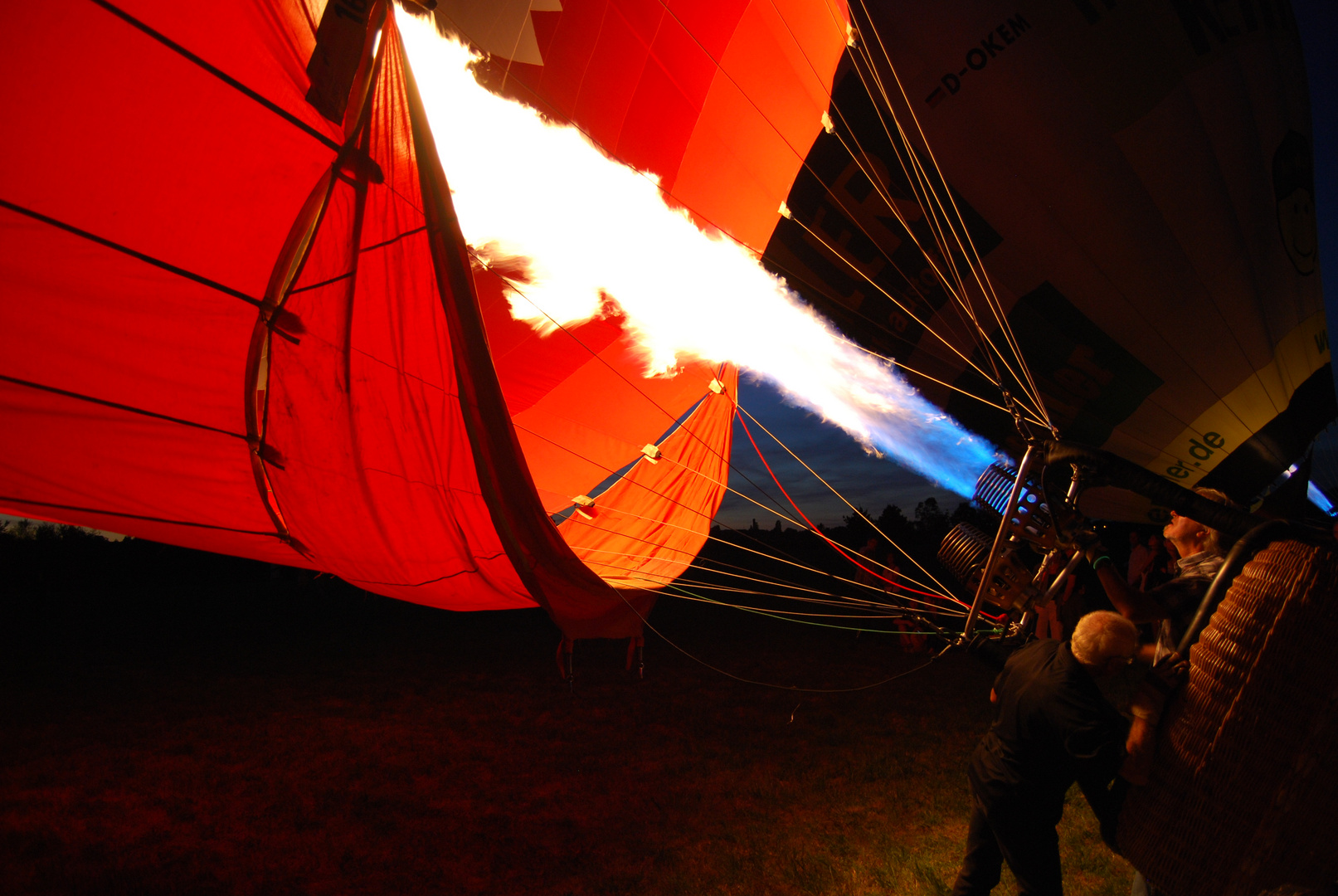 Ballon wird aufgerichtet