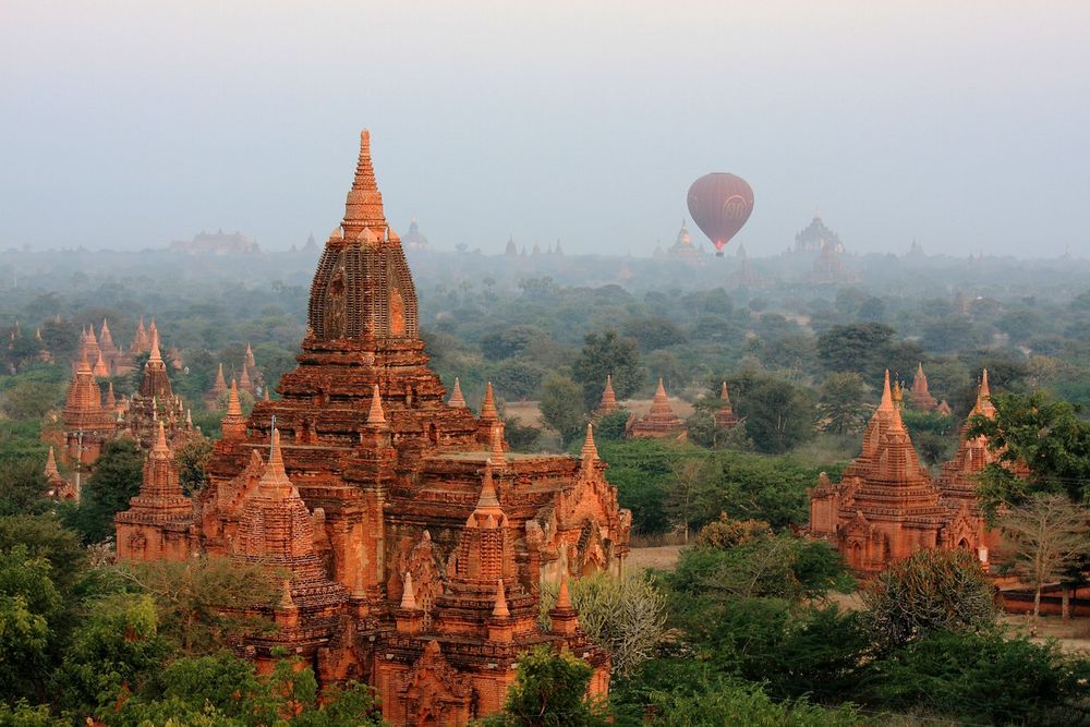 Ballonfahren über Bagan