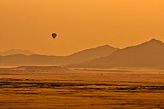 Ballonfahrt in den Sonnenaufgang