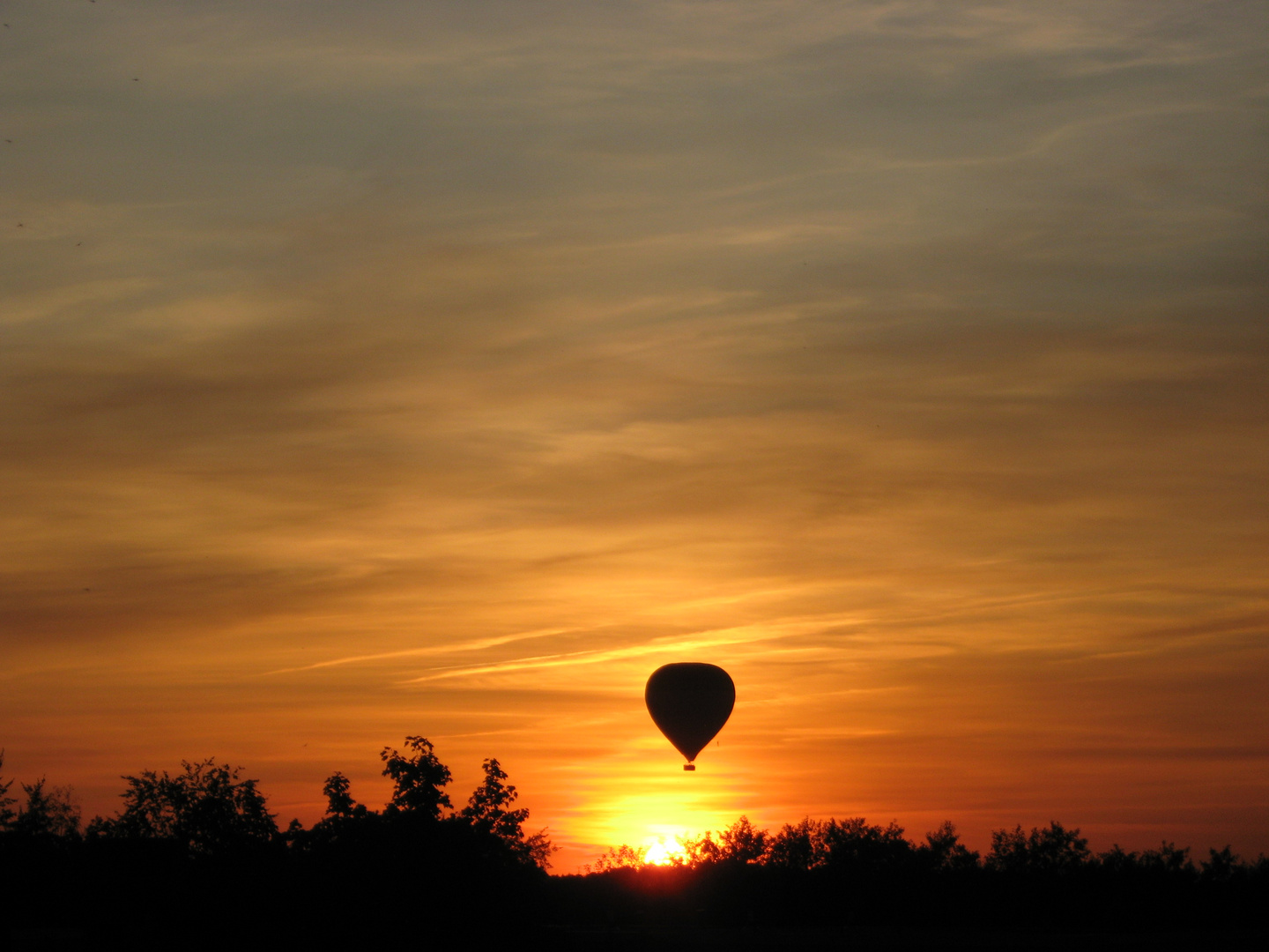 Ballonfahrt in den Sonnenuntergang