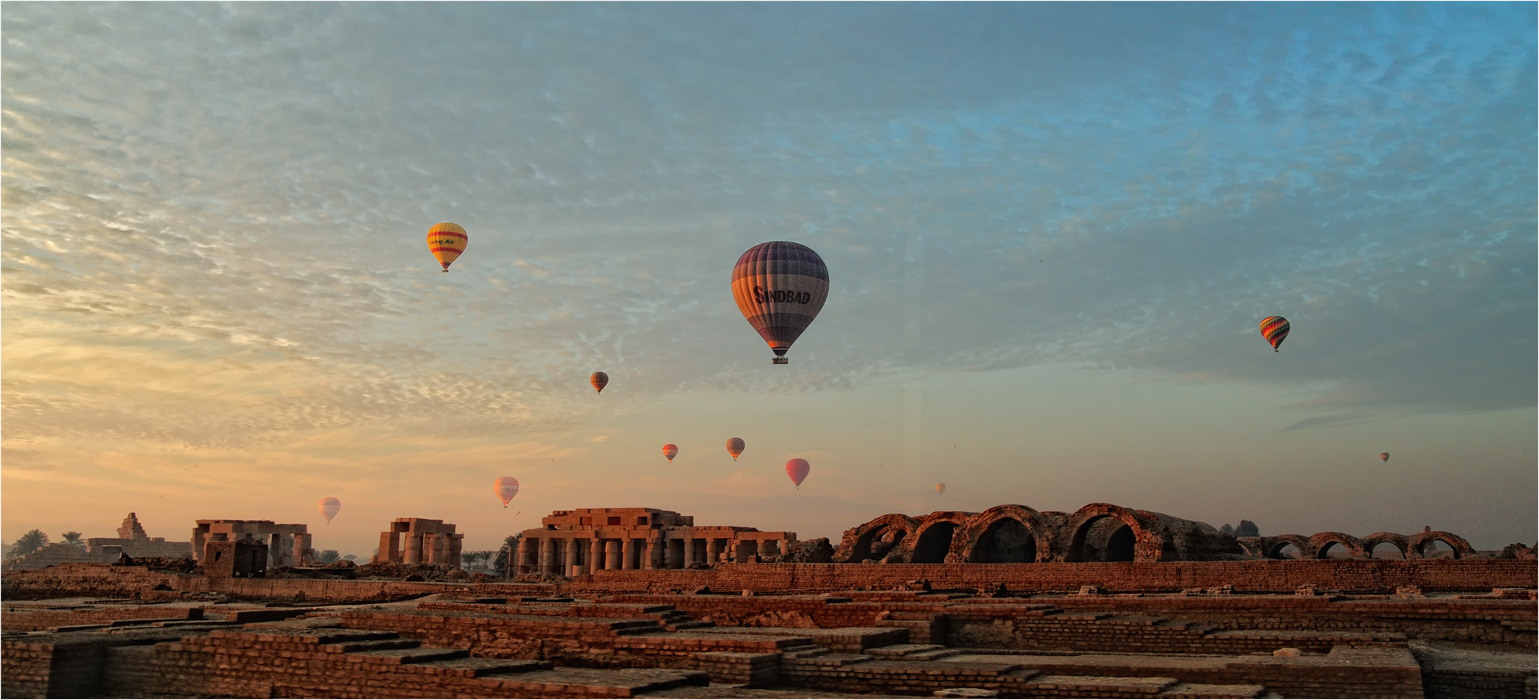 BALLONFAHRT ÜBER DEM TAL DES TODES- ÄGYPTEN