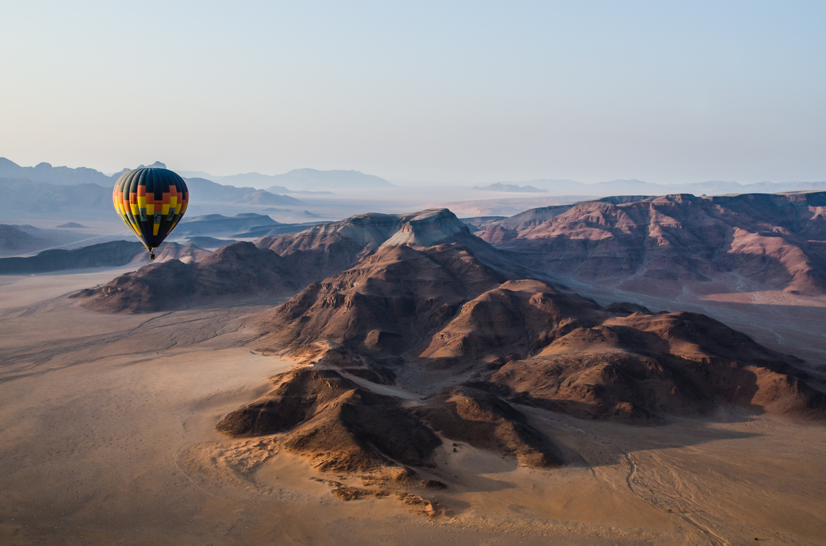 Ballonfahrt über der Namib Naukluft Wüste