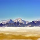 Ballonfahrt vom Längsee über den Wolken. Blick Karawanken.