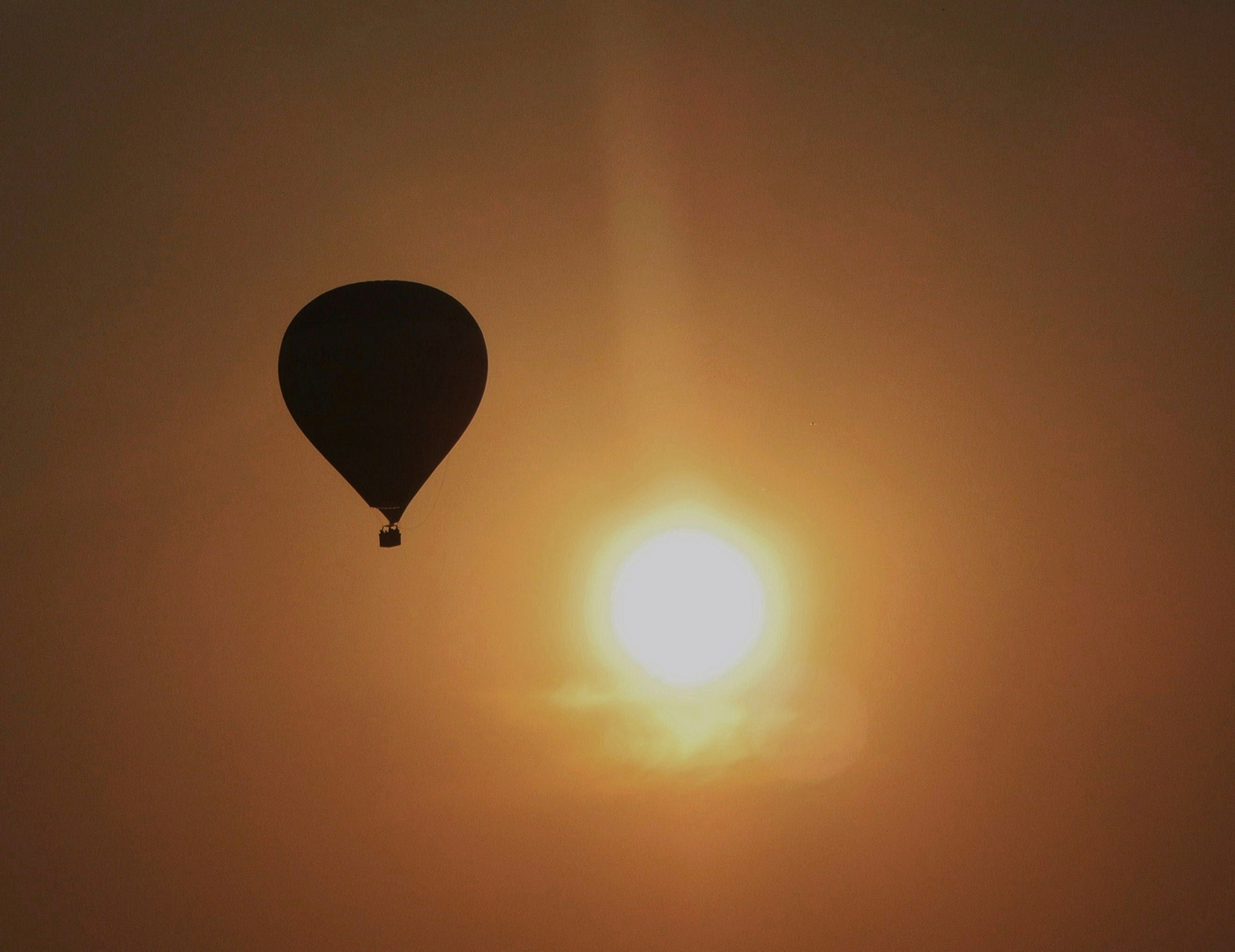 Ballonfahrt zur Sonne