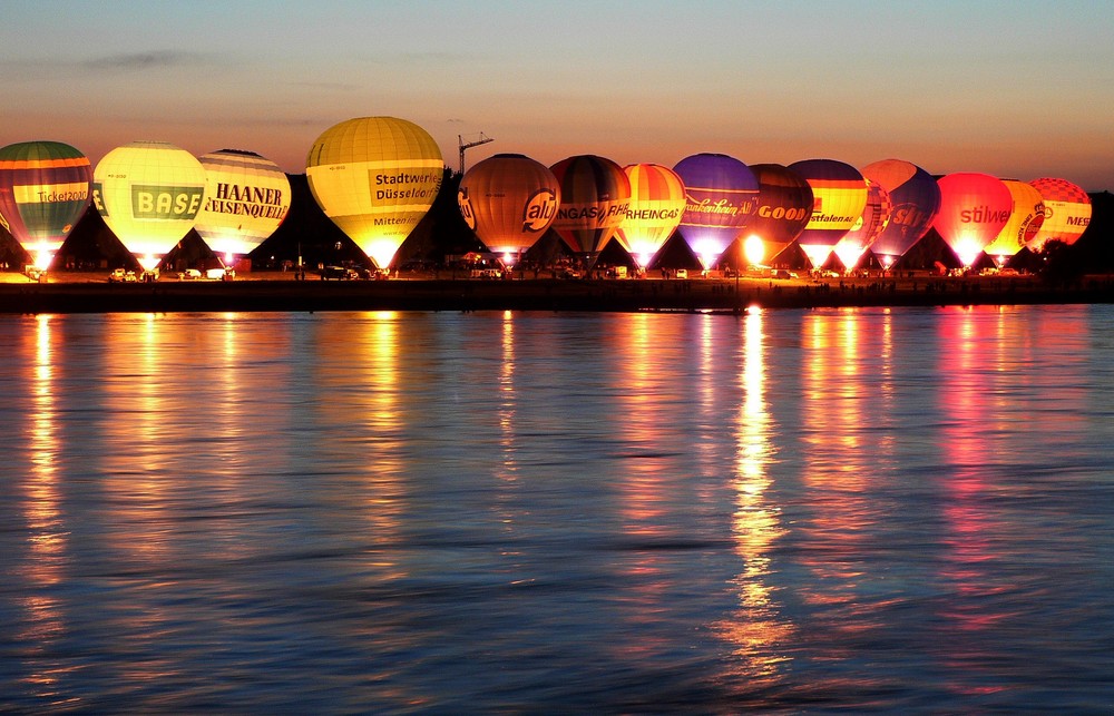 Ballonglühen am Rhein - es wird spannend...