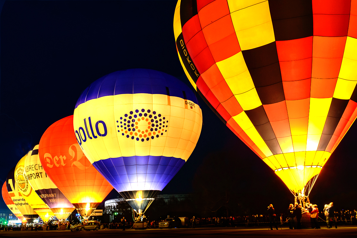 Ballonglühen auf dem Frühjahrsvolksfest