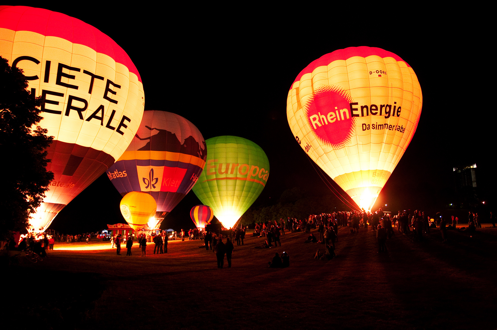 Ballonglühen beim Ballonfestival 2011