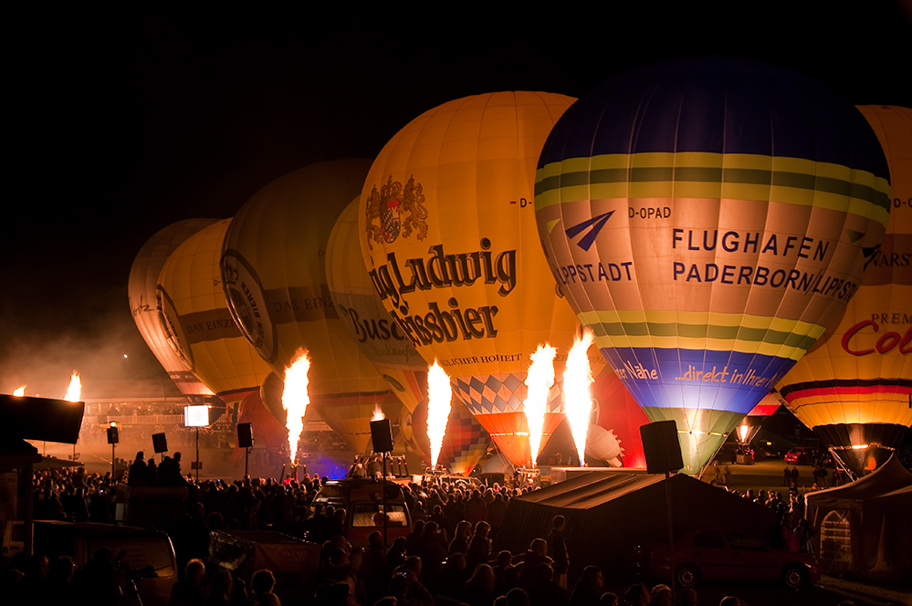 Ballonglühen der Warsteiner Montgolfiade 2009