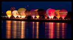 Ballonleuchten am Rhein in Düsseldorf