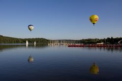 Ballons gespiegelt