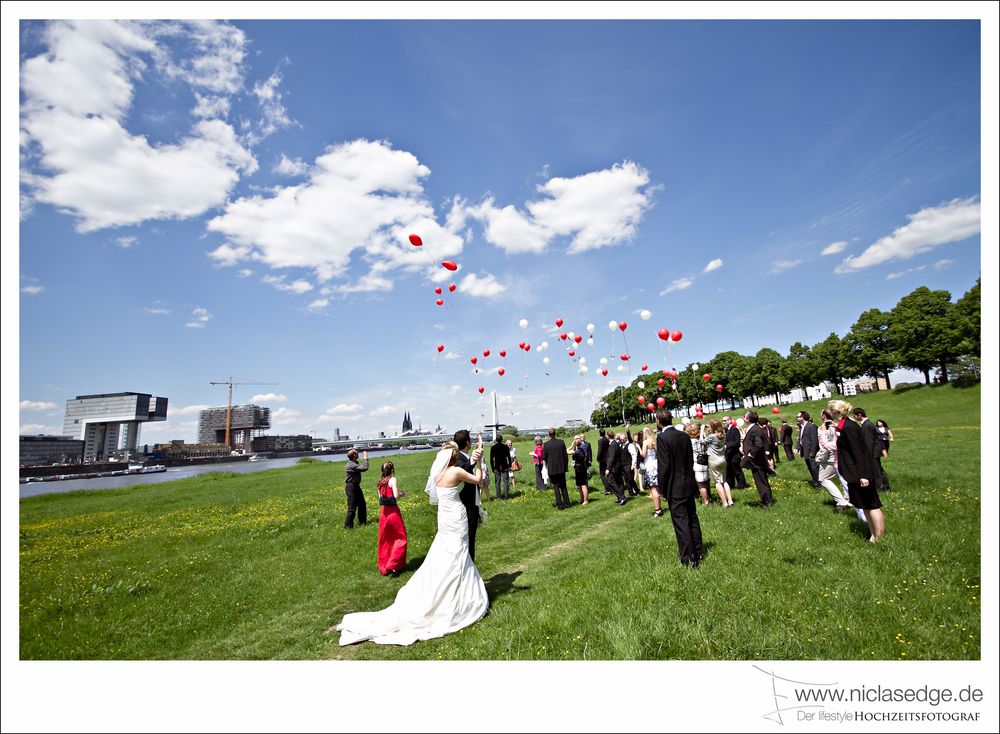 |__Ballons steigen lassen__|