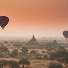 Ballons über Bagan