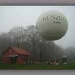 Ballonstart im Nebel