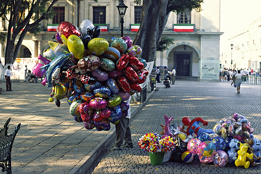 Ballonverkäufer in Oaxaca