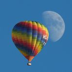 Balloon Meets Moon