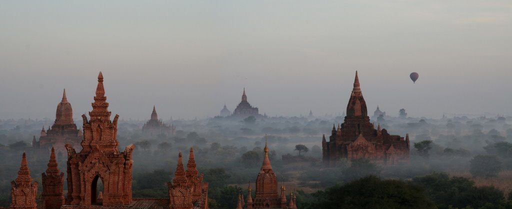 Balloon over Bagan