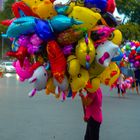 Balloon seller at Hàng Trong, Hoàn Kiém crossroad