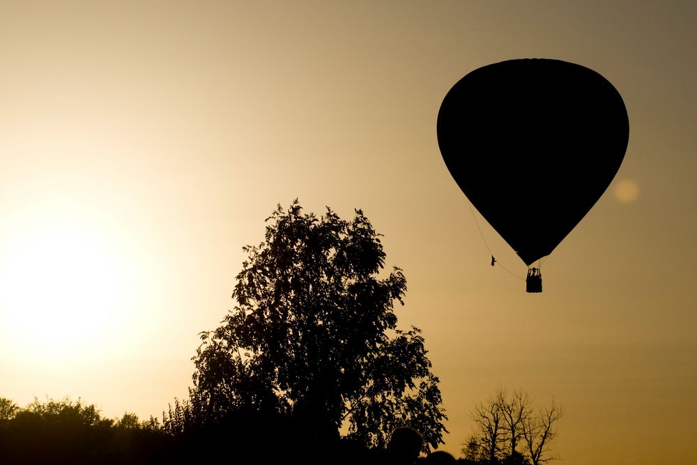 Ballooning till sunset by Julien Zimmer (©JuZi) 