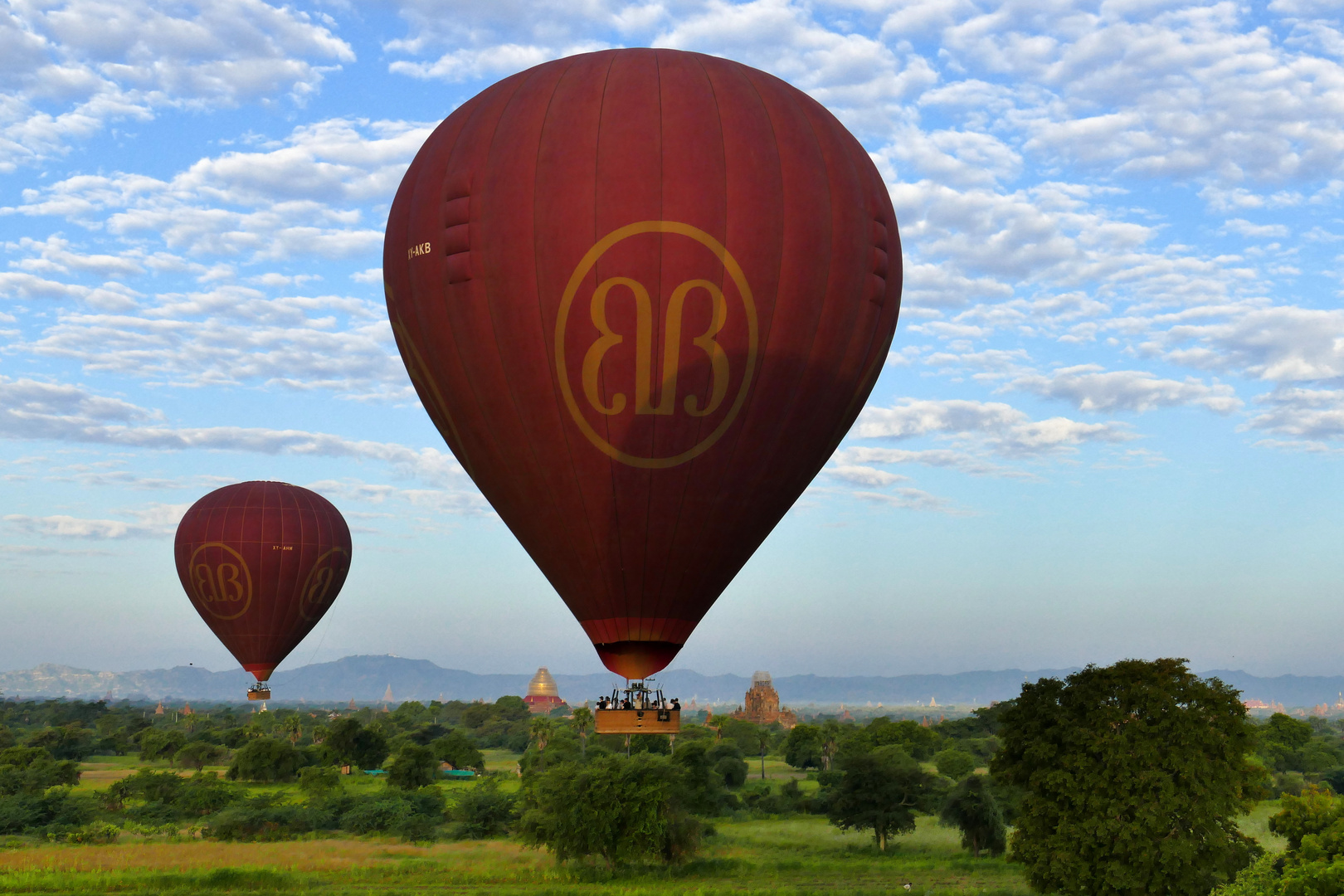 ...Balloons over Bagan...