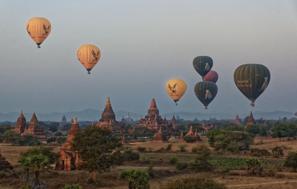 Balloons over Bagan -1