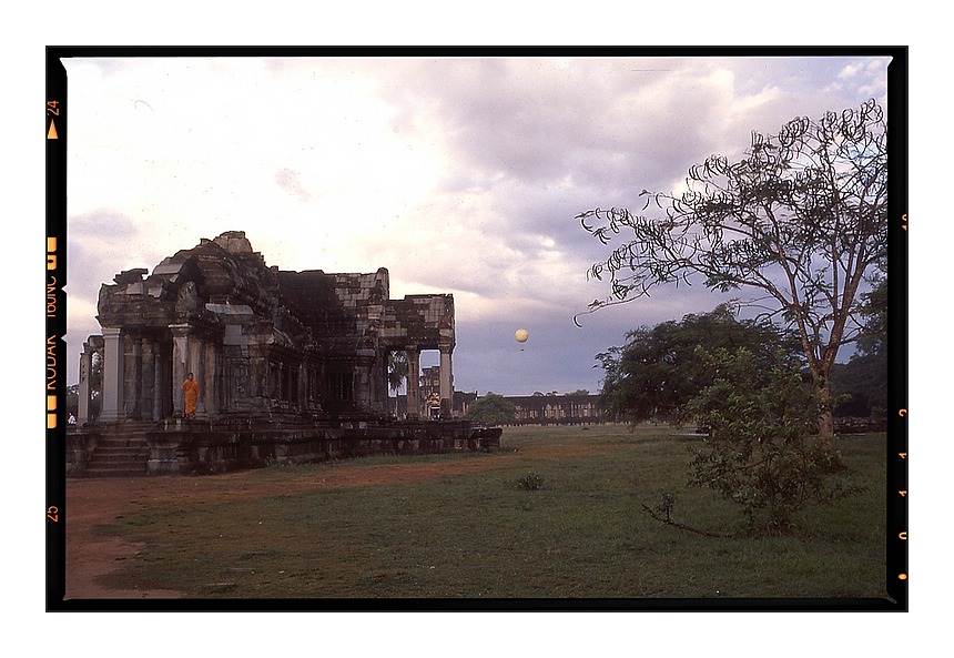 Balon ueber Angkor