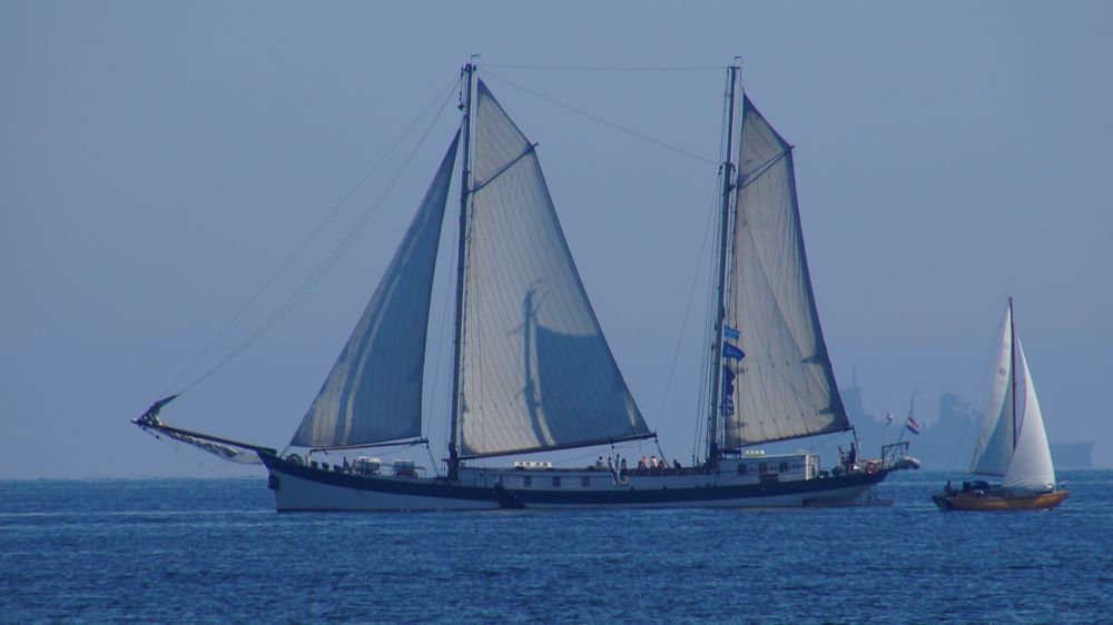 Baltic-Sea-Impression, Marine zwischen Freizeitsegelverkehr