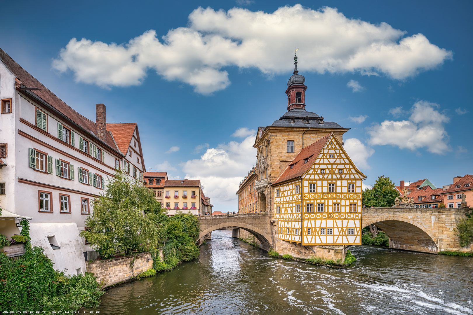 Bamberg: Ein Rathaus mitten im Fluss