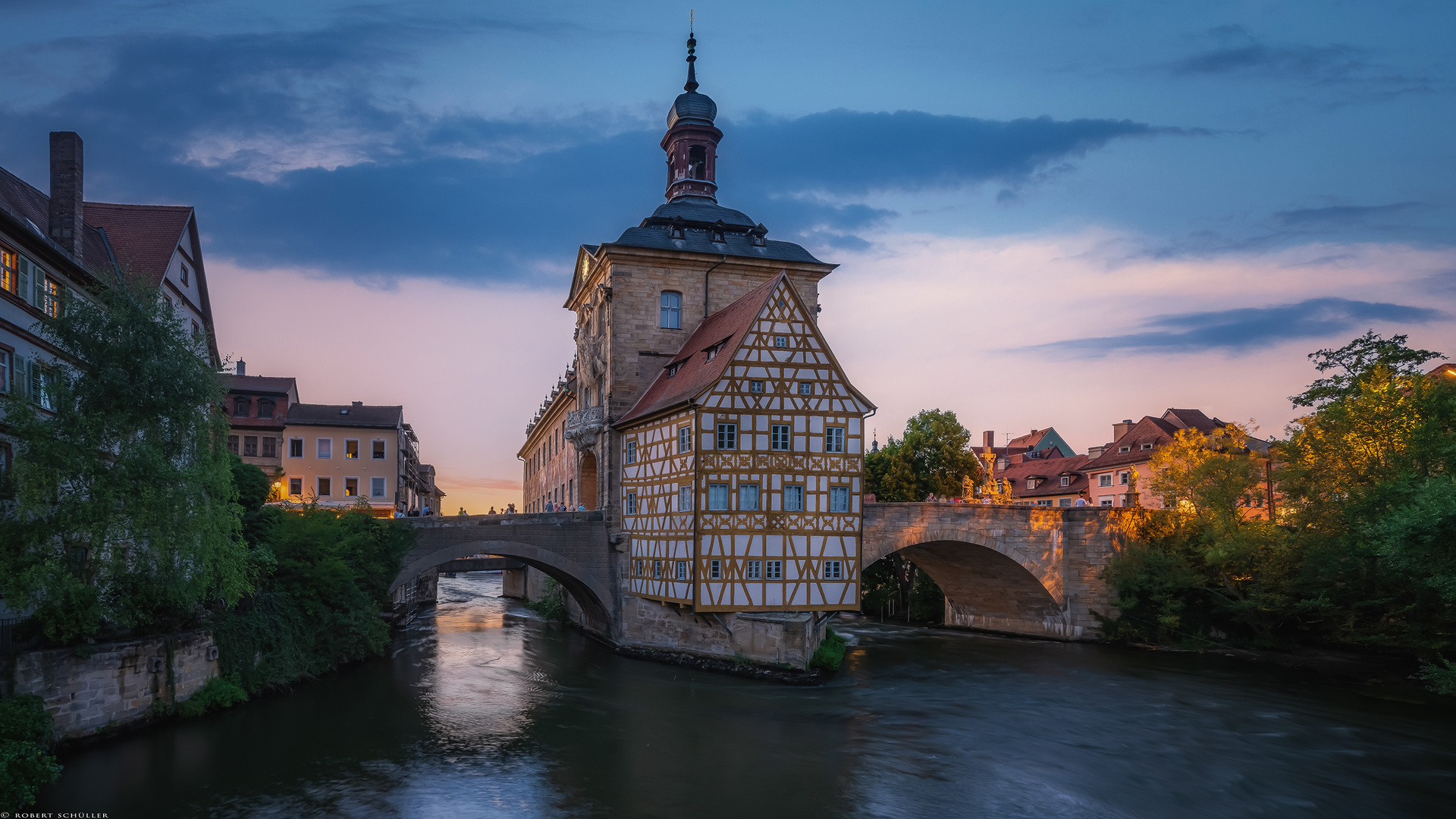 Bamberg: Ein Rathaus mitten im Fluss.