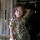 bambina di un villaggio in Laos