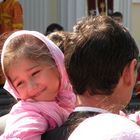 Bambina nella cerimonia