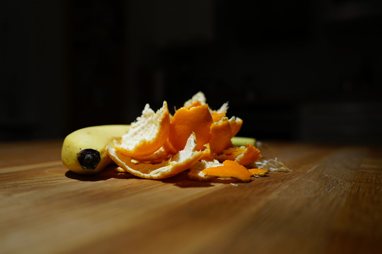 Bananen sind gefährlich Foto &amp; Bild | stillleben, orange, obst Bilder ...