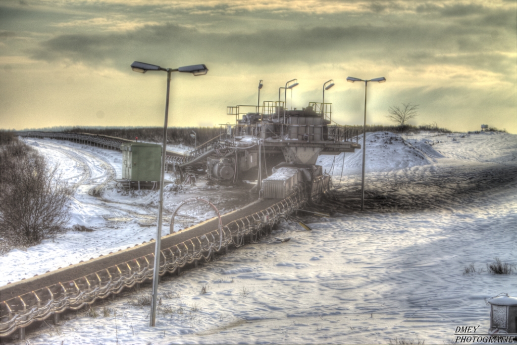 Bandübergabe Station im Schnee