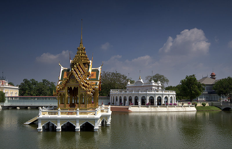 Bang Pa-in palace