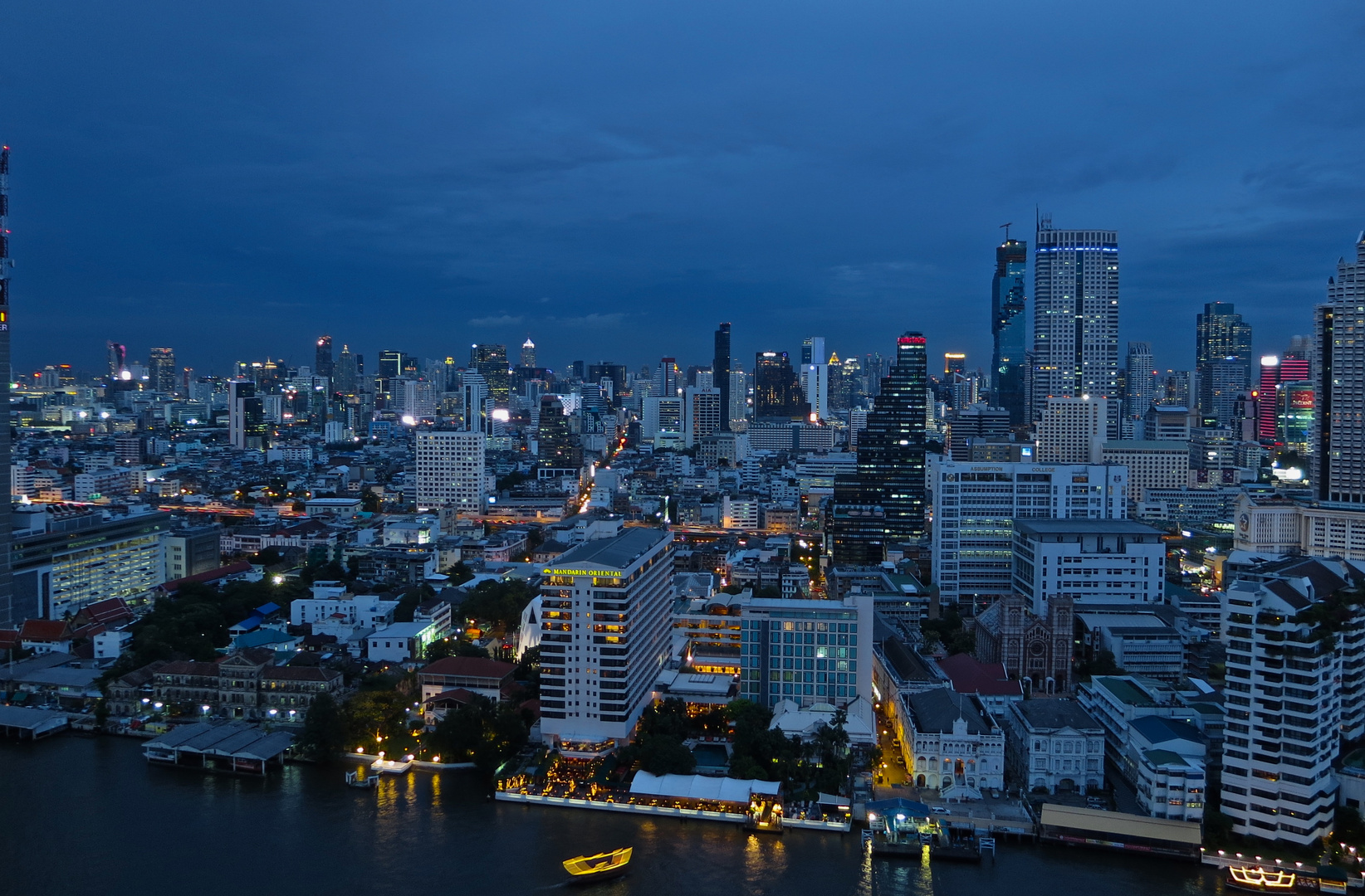 Bangkok, blue hour