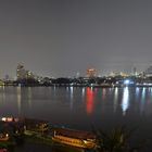 Bangkok Chao Praya bei Nacht aus unserem Hotelzimmer im Marriott