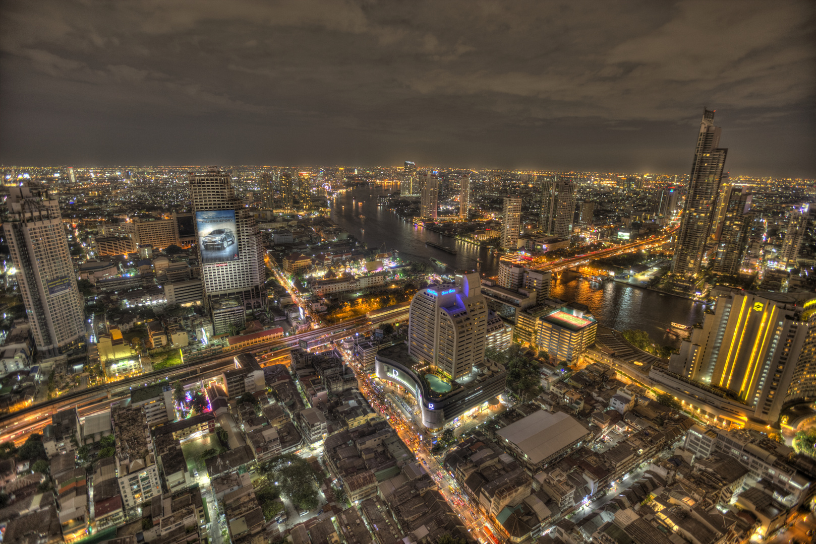 Bangkok Nacht HDR Lebua State Tower