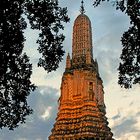 Bangkok :   "Tempel der Morgenröte" in der Abendröte