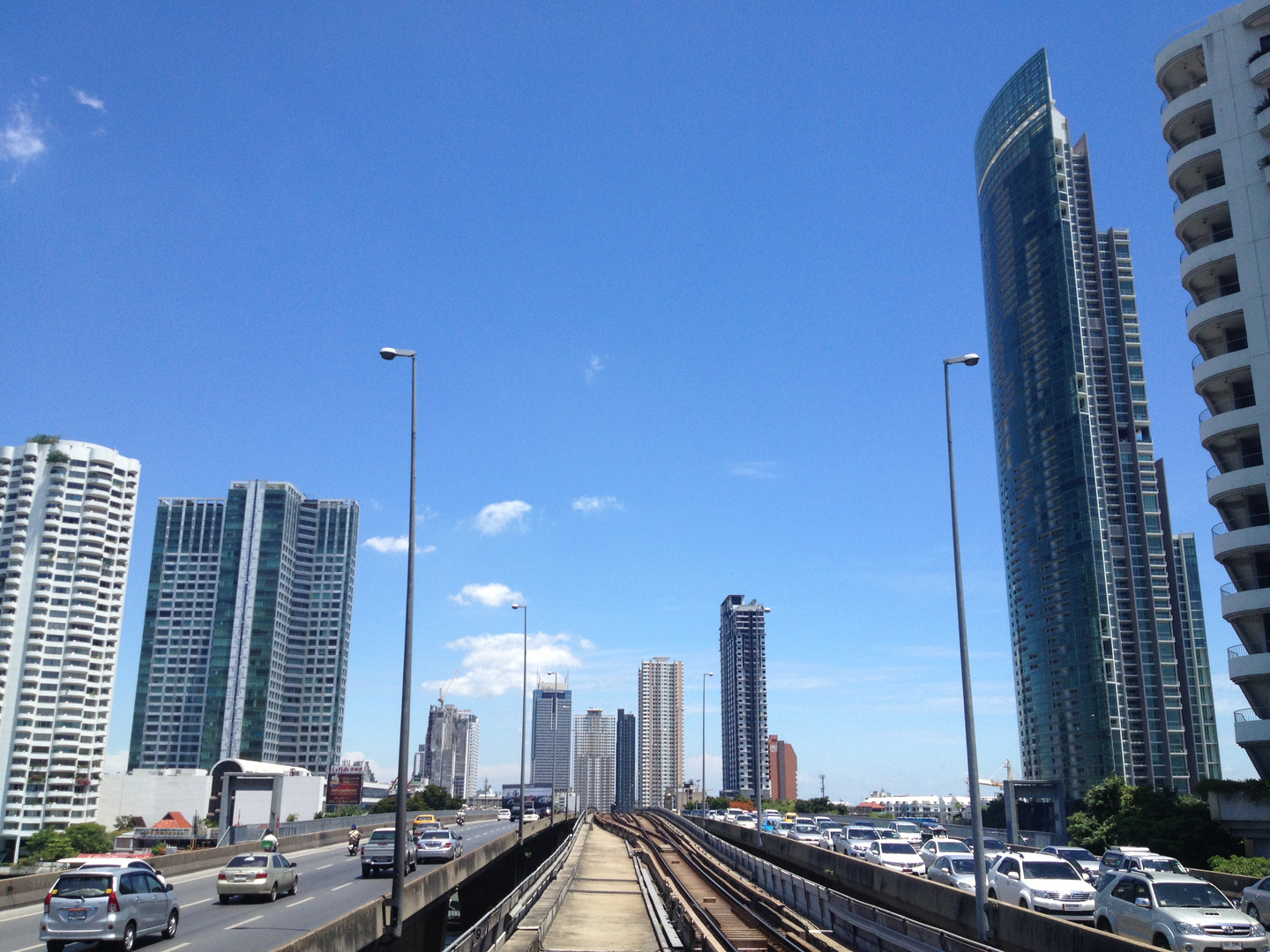 Bangkok: The River