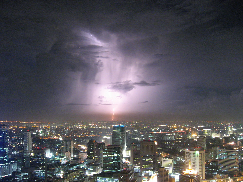 Bangkok: Thunderstorm