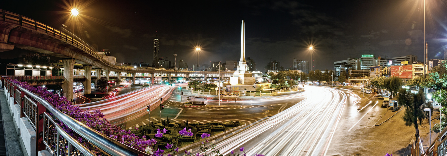 Bangkok traffic by night