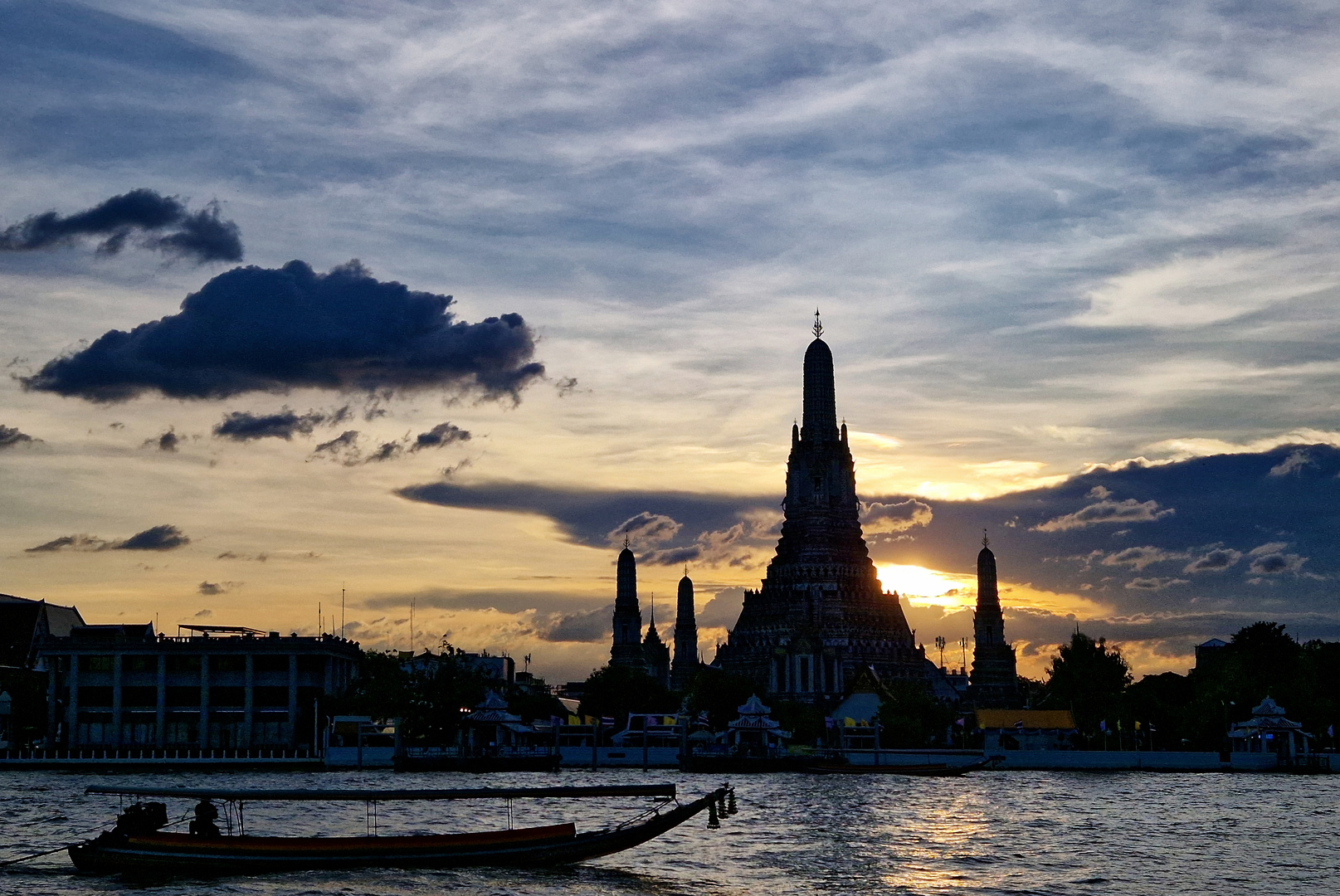 Bangkok Yai - Wat Arun (Goldene Stunde)