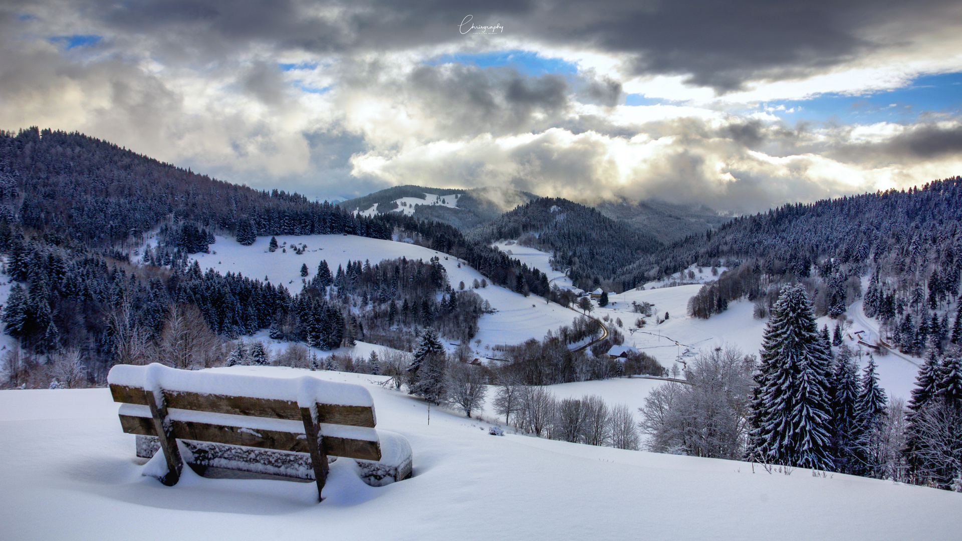 Bank im Schnee