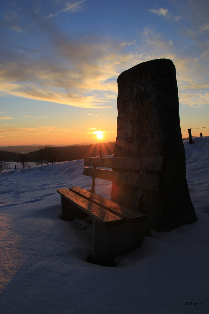 Bank im Sonnenschein