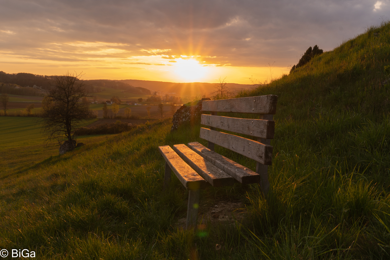 Bank im Sonnenuntergang