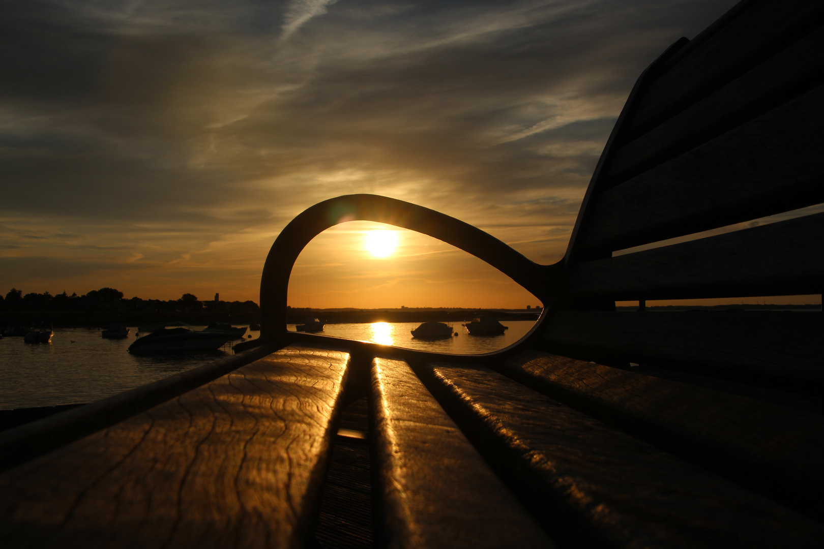 Bank in der Abendsonne