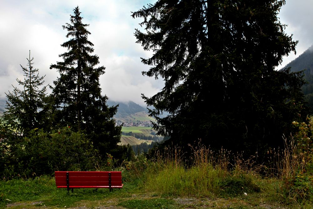 Bank mit Talblick